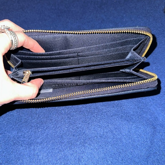 Tommy Hilfiger Navy Blue Drawstring Backpack Bag And Striped Wallet Bundle - Picture 10 of 10